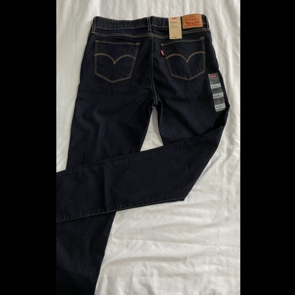 Levi’s 711 Skinny Jeans